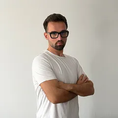 Alex Ban